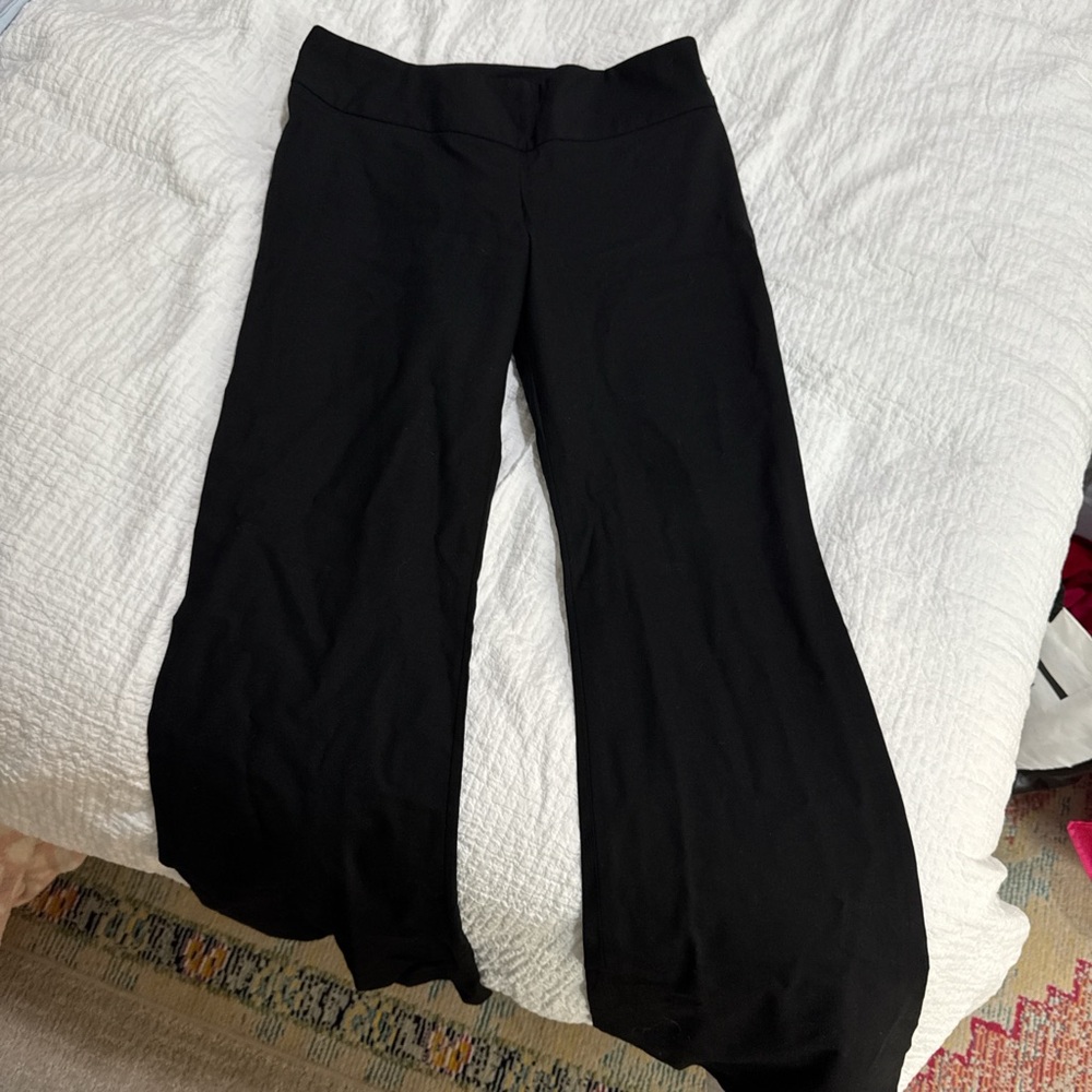 Chic Black Wide-Leg Jumpsuit with Timeless Design